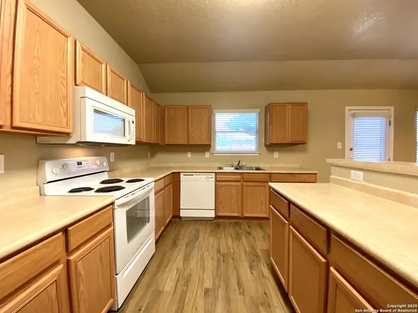 $1,950 | 12647 Point Summit, San Antonio, TX 78253