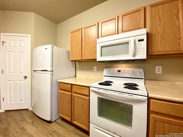 $1,950 | 12647 Point Summit, San Antonio, TX 78253