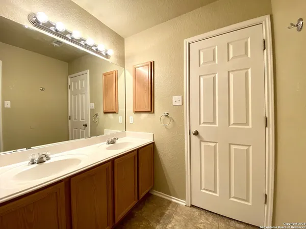 $1,950 | 12647 Point Summit, San Antonio, TX 78253