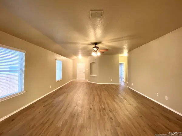 $1,950 | 12647 Point Summit, San Antonio, TX 78253