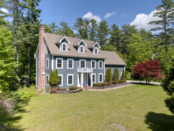 $875,000 | 33 Taywood Road, Auburn, ME 04210