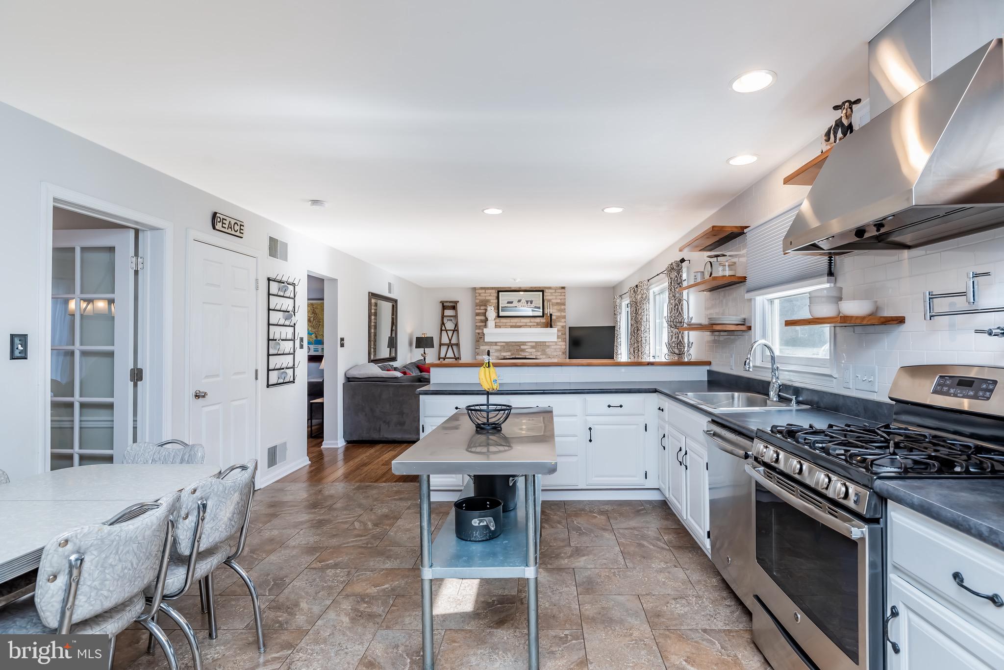 47 Old Farm Road Camp Hill, PA 17011 - Photo 12 of 37