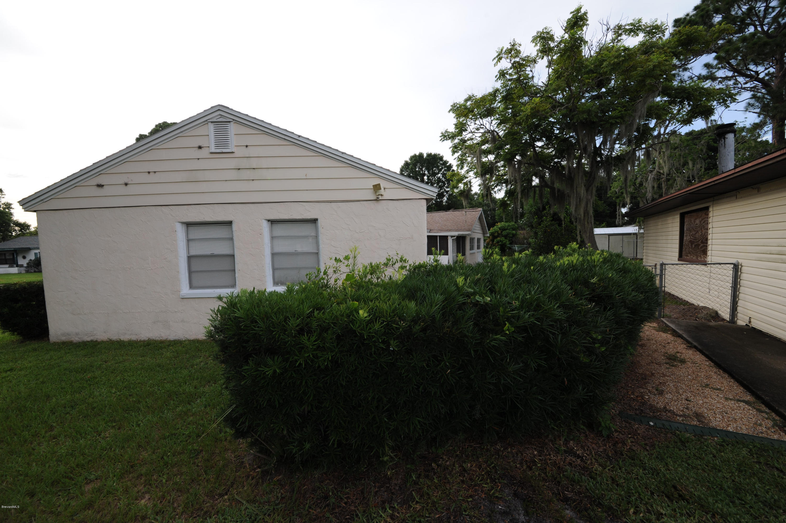 1014 Woodlawn Road Rockledge, FL 32955 - Photo 39 of 42 Right Side