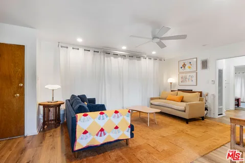 $499,000 | 315 North Hillcrest Boulevard, Unit 19, Inglewood, CA 90301
