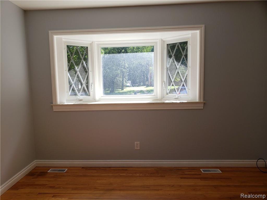 39948 Koppernick Road Canton, MI 48187 - Photo 8 of 38 20180929_140128.jpg
