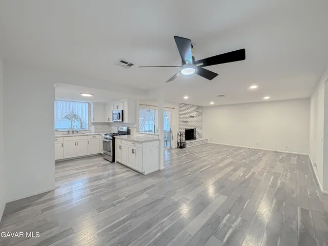 $500,000 | 42351 52nd Street West, Lancaster, CA 93536