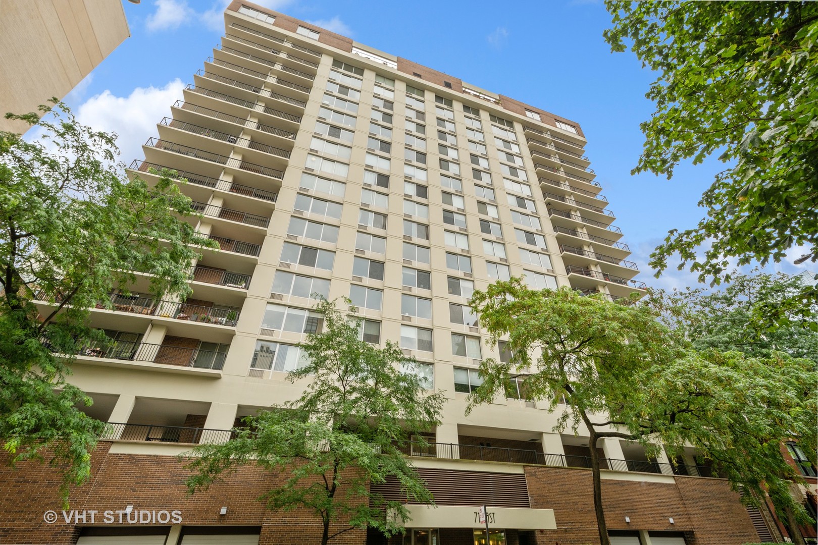 71 East Division St Unit 1804  