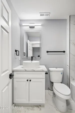 $389,000 | 412 Victoria Street, Sunnyside, WA 98944