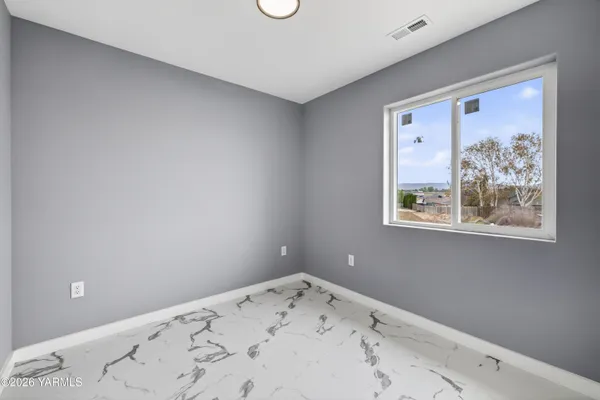 $389,000 | 412 Victoria Street, Sunnyside, WA 98944