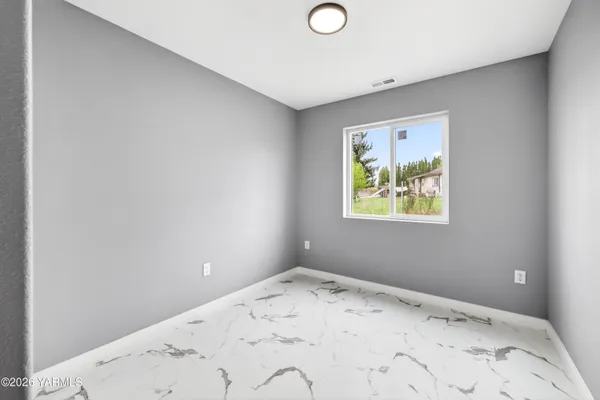 $389,000 | 412 Victoria Street, Sunnyside, WA 98944