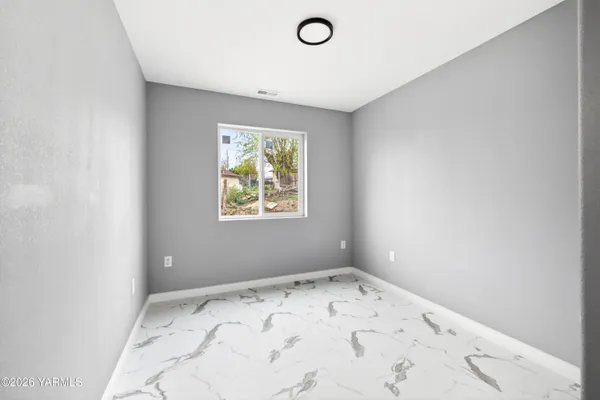 $389,000 | 412 Victoria Street, Sunnyside, WA 98944