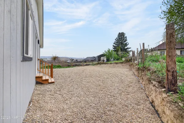 $389,000 | 412 Victoria Street, Sunnyside, WA 98944