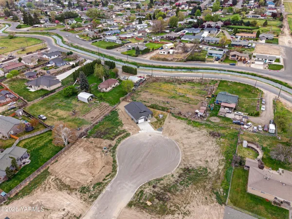 $389,000 | 412 Victoria Street, Sunnyside, WA 98944