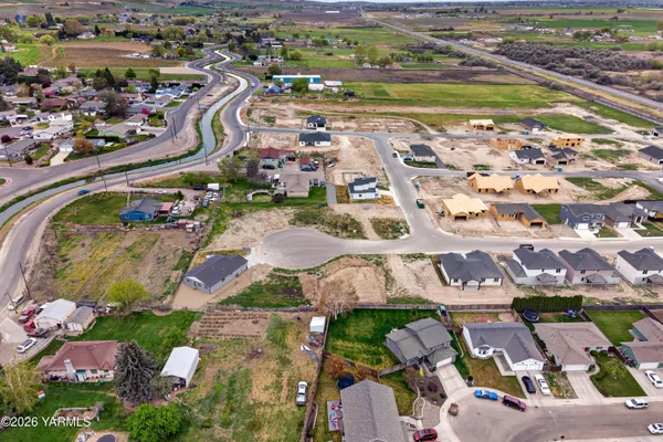 $389,000 | 412 Victoria Street, Sunnyside, WA 98944