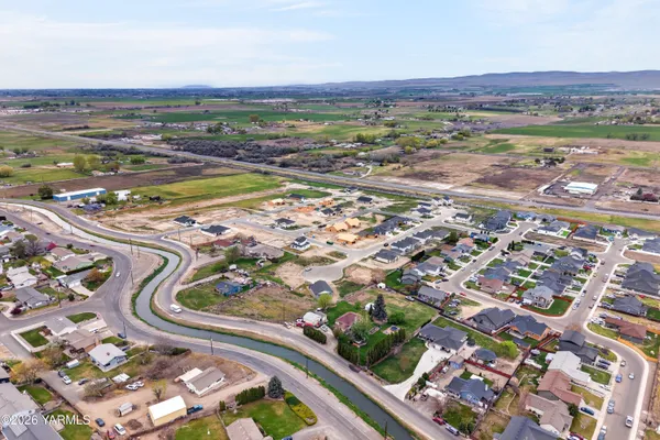 $389,000 | 412 Victoria Street, Sunnyside, WA 98944