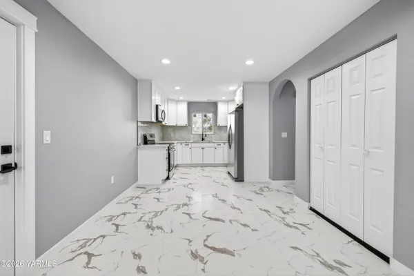 $389,000 | 412 Victoria Street, Sunnyside, WA 98944