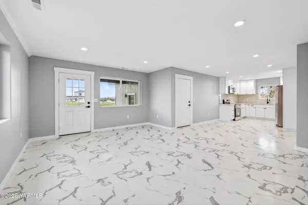 $389,000 | 412 Victoria Street, Sunnyside, WA 98944