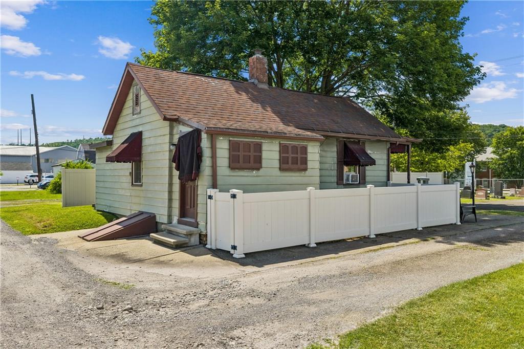 381 State Avenue Beaver, PA 15009 - Photo 5 of 23