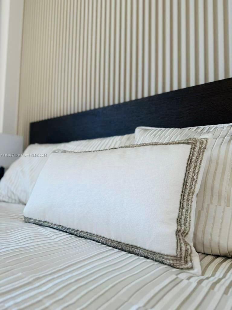 159 Northeast 6th Street, Unit PH5014 Miami, FL 33132 - Photo 15 of 41 a view of entryway