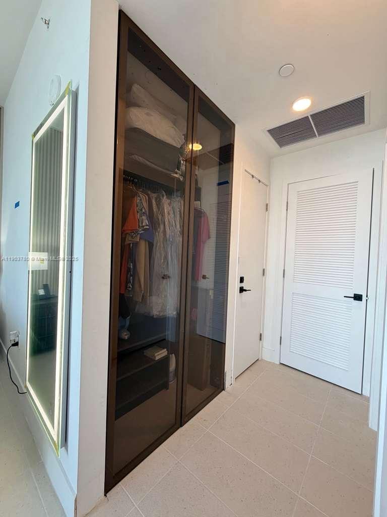 159 Northeast 6th Street, Unit PH5014 Miami, FL 33132 - Photo 24 of 41