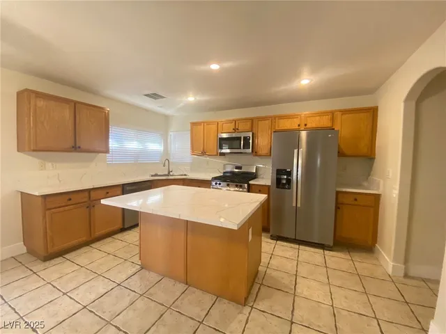 $2,295 | 9879 Jazzy June Street, Las Vegas, NV 89183