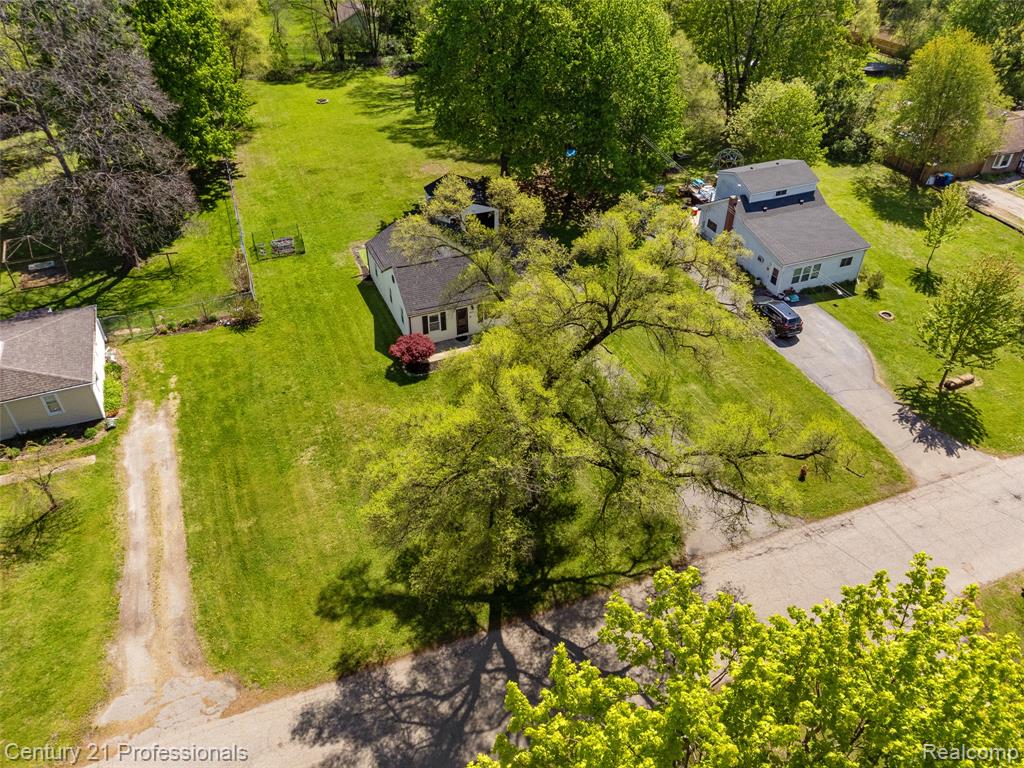 2830 Deland Road Waterford, MI 48329 - Photo 28 of 35