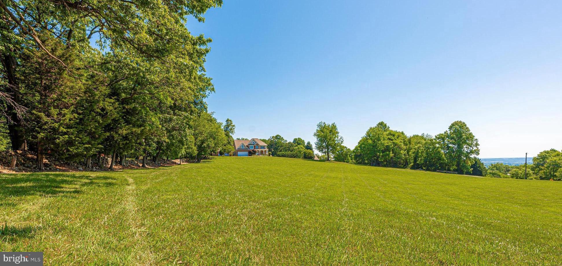 8300 Edgewood Church Road Frederick, MD 21702 - Photo 5 of 108 Private Living