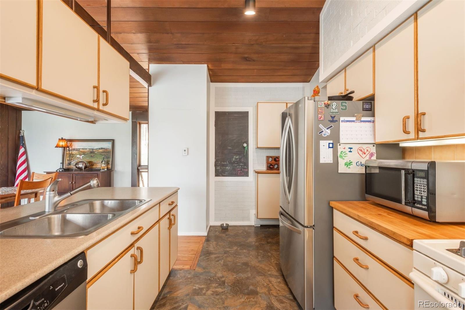 22073 Crestmoor Road Golden, CO 80401 - Photo 15 of 34