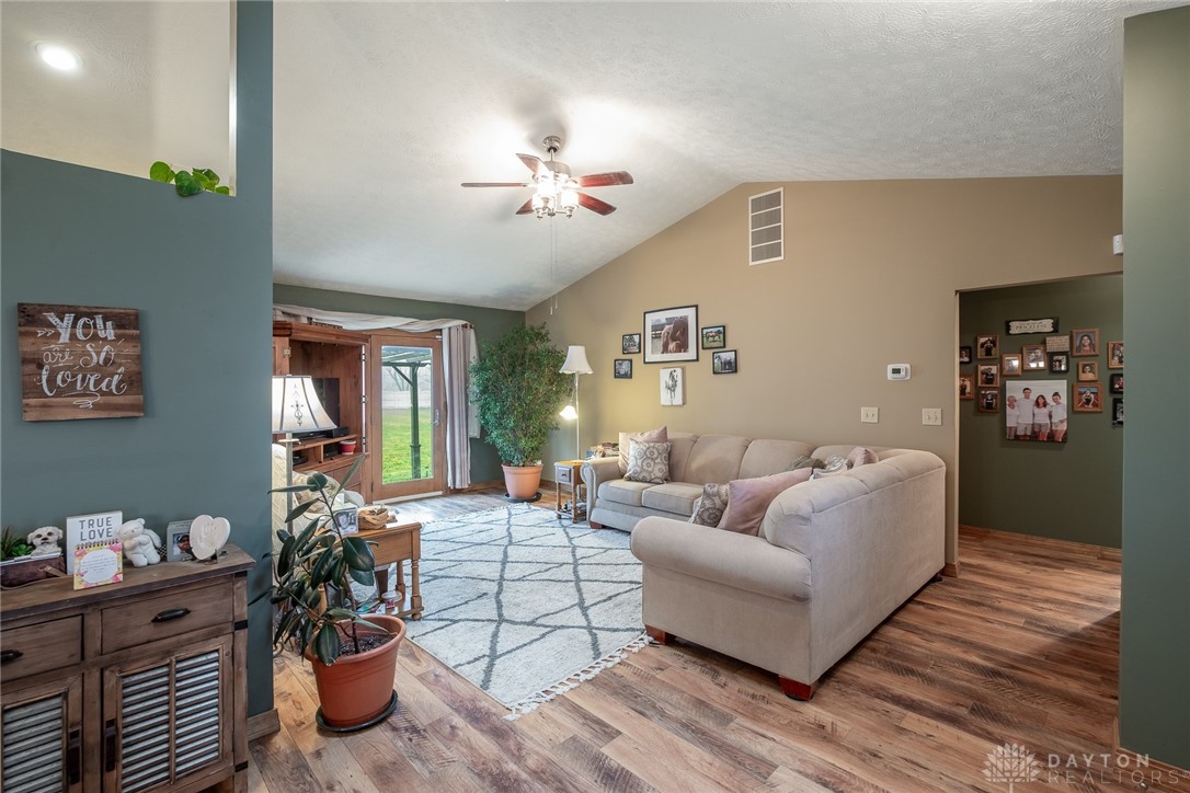 2888 Deer Run Road Springfield, OH 45504 - Photo 8 of 31