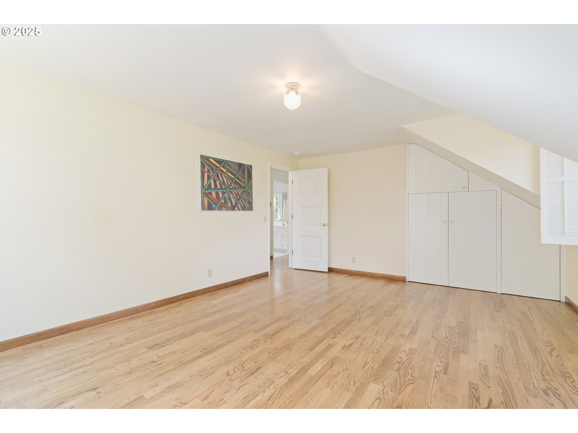 888 Crest Drive Eugene, OR 97405 - Photo 33 of 48 a view of an empty room