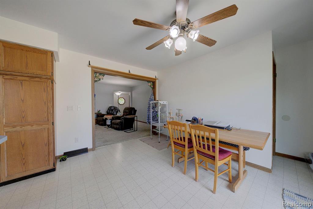 706 West Schafer Road Howell, MI 48843 - Photo 14 of 39