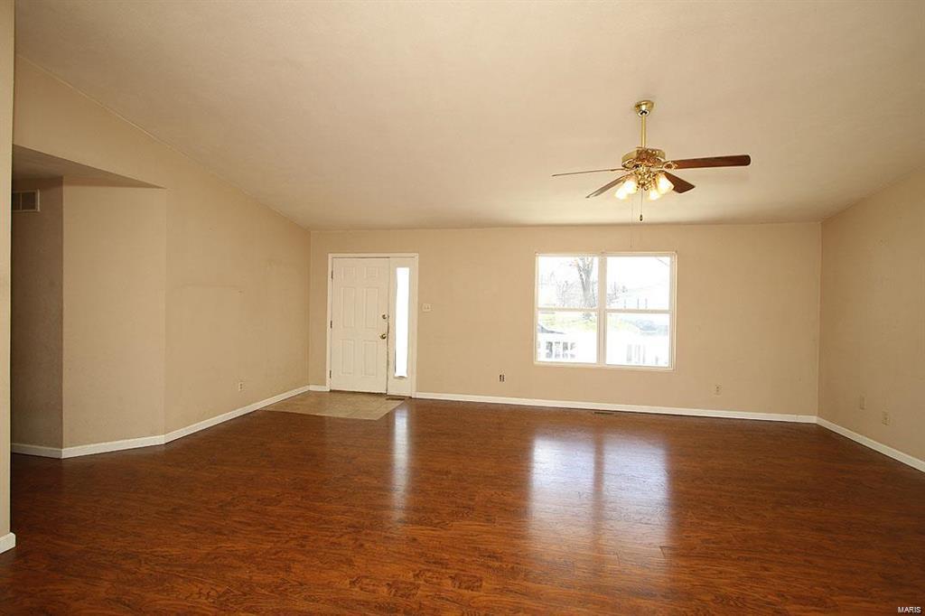 203 East Pocahontas Road Highland, IL 62249 - Photo 2 of 36