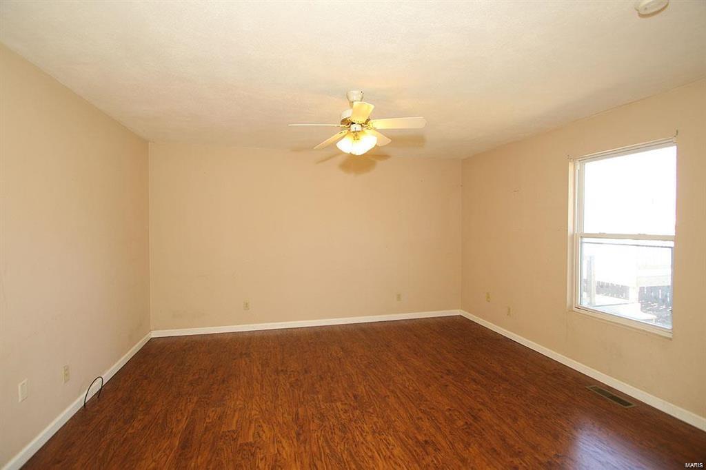 203 East Pocahontas Road Highland, IL 62249 - Photo 13 of 36