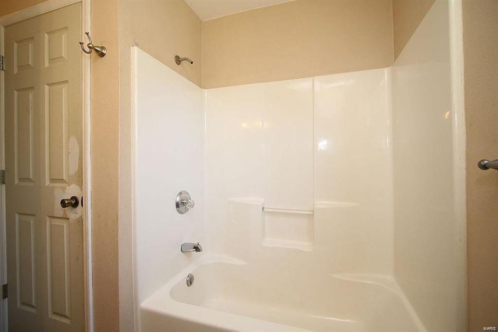 203 East Pocahontas Road Highland, IL 62249 - Photo 16 of 36