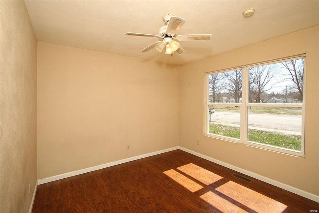 203 East Pocahontas Road Highland, IL 62249 - Photo 20 of 36