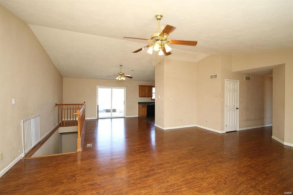 203 East Pocahontas Road Highland, IL 62249 - Photo 4 of 36
