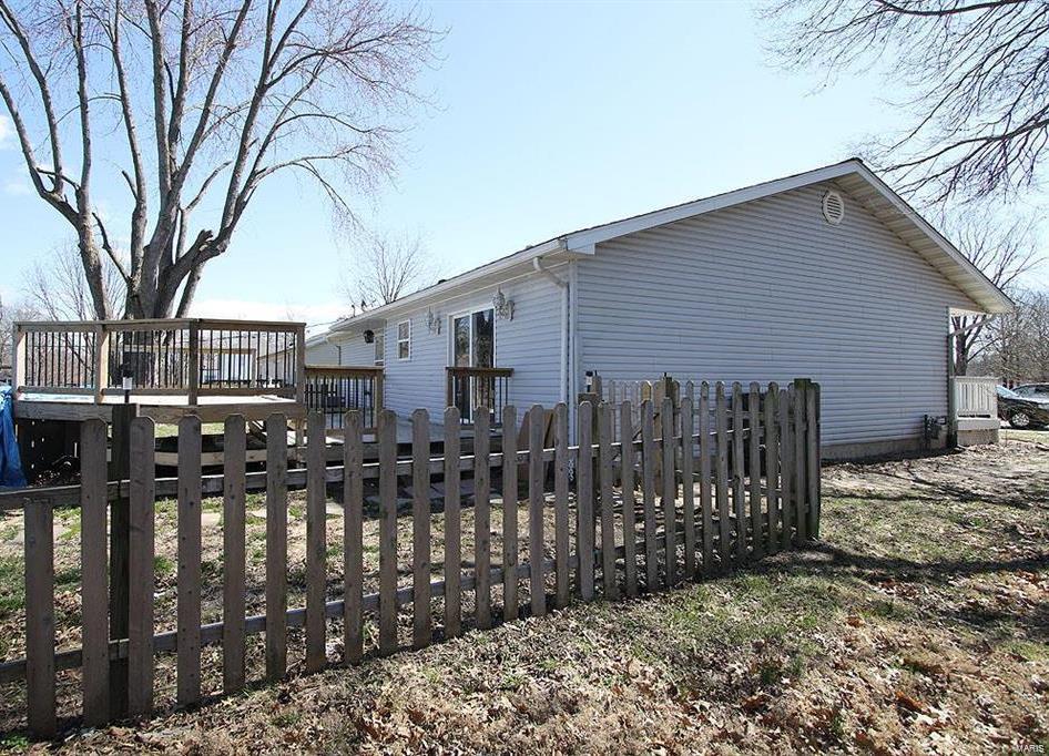 203 East Pocahontas Road Highland, IL 62249 - Photo 32 of 36