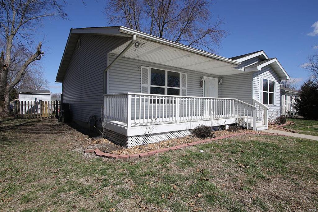 203 East Pocahontas Road Highland, IL 62249 - Photo 34 of 36