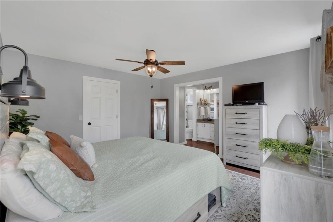 507 West Quincy Road Seneca, SC 29678 - Photo 15 of 25 Primary Bedroom Suite