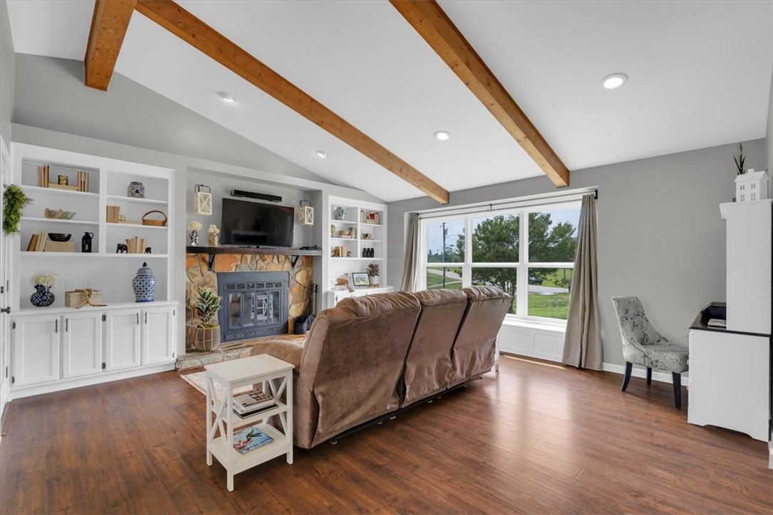 507 West Quincy Road Seneca, SC 29678 - Photo 5 of 25 Lofted Ceilings