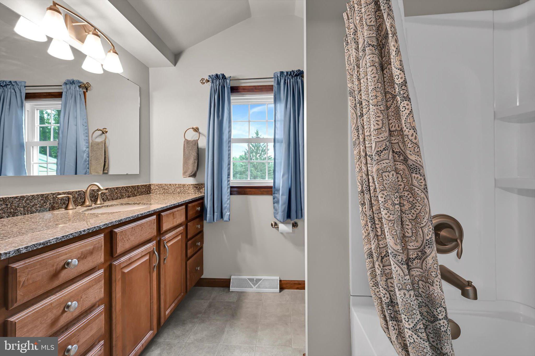 513 Lincoln Road Lititz, PA 17543 - Photo 27 of 37 Upper Level - Full Bath