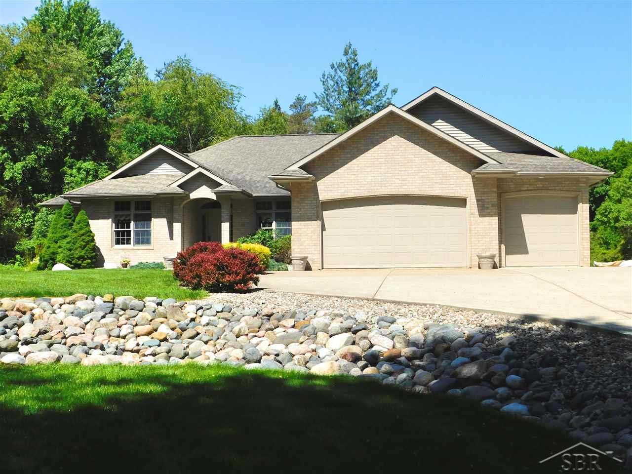 4795 North Thomas Road Freeland, MI 48623 - Photo 1 of 34