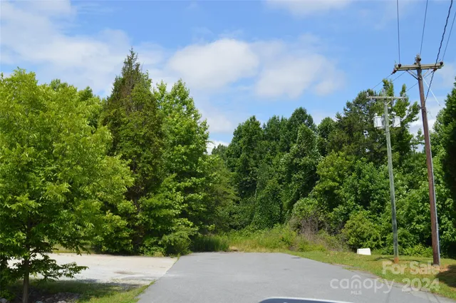 a view of entryway and hall