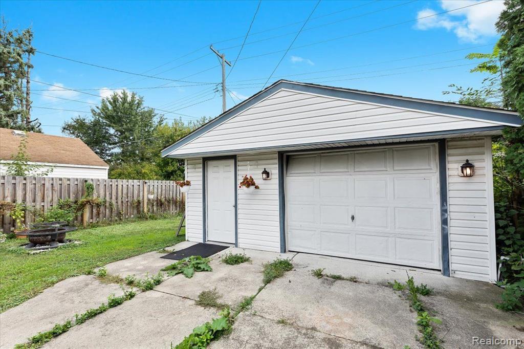 4941 Merrick Street Dearborn Heights, MI 48125 - Photo 7 of 27