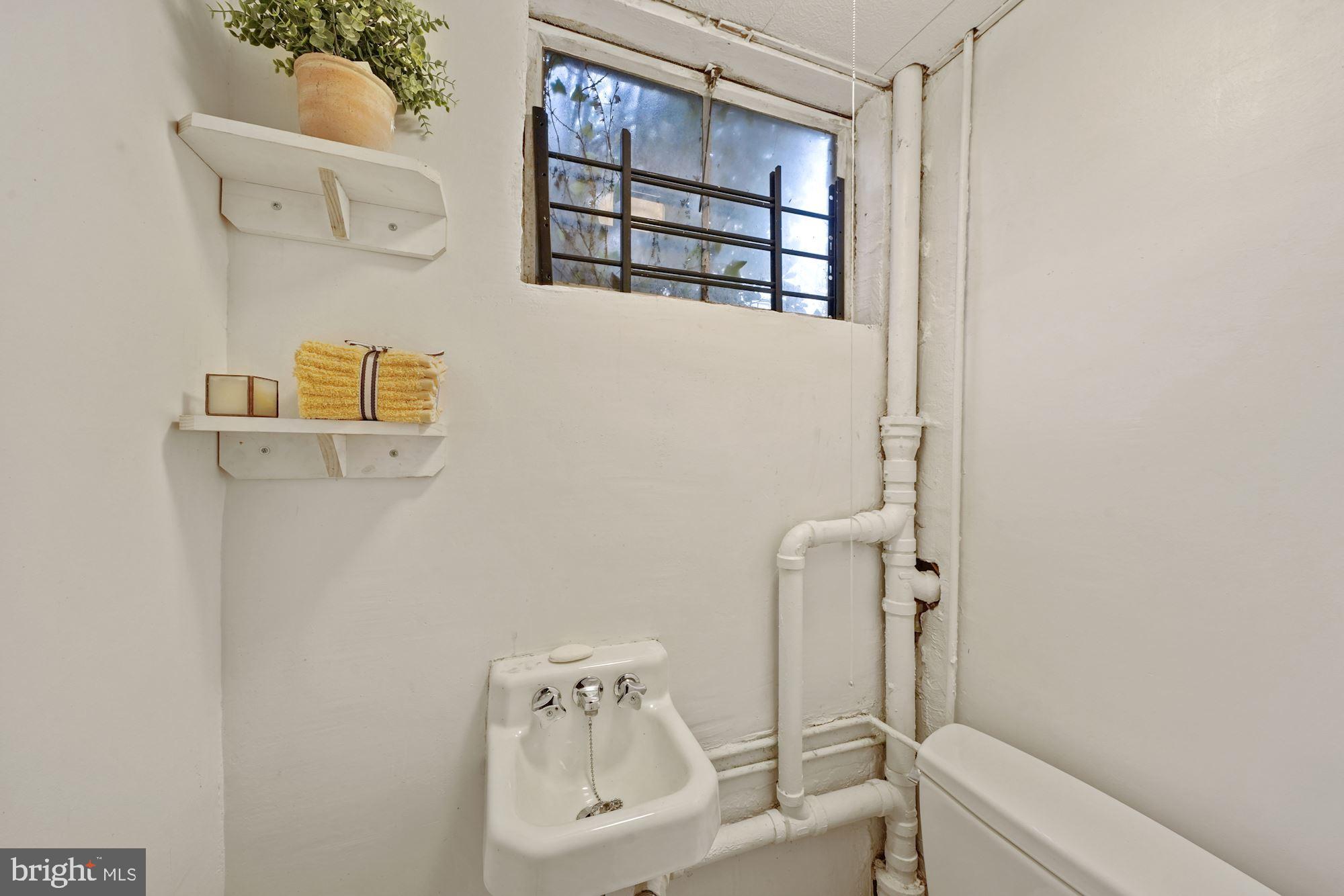 11512 Regnid Drive Silver Spring, MD 20902 - Photo 19 of 24