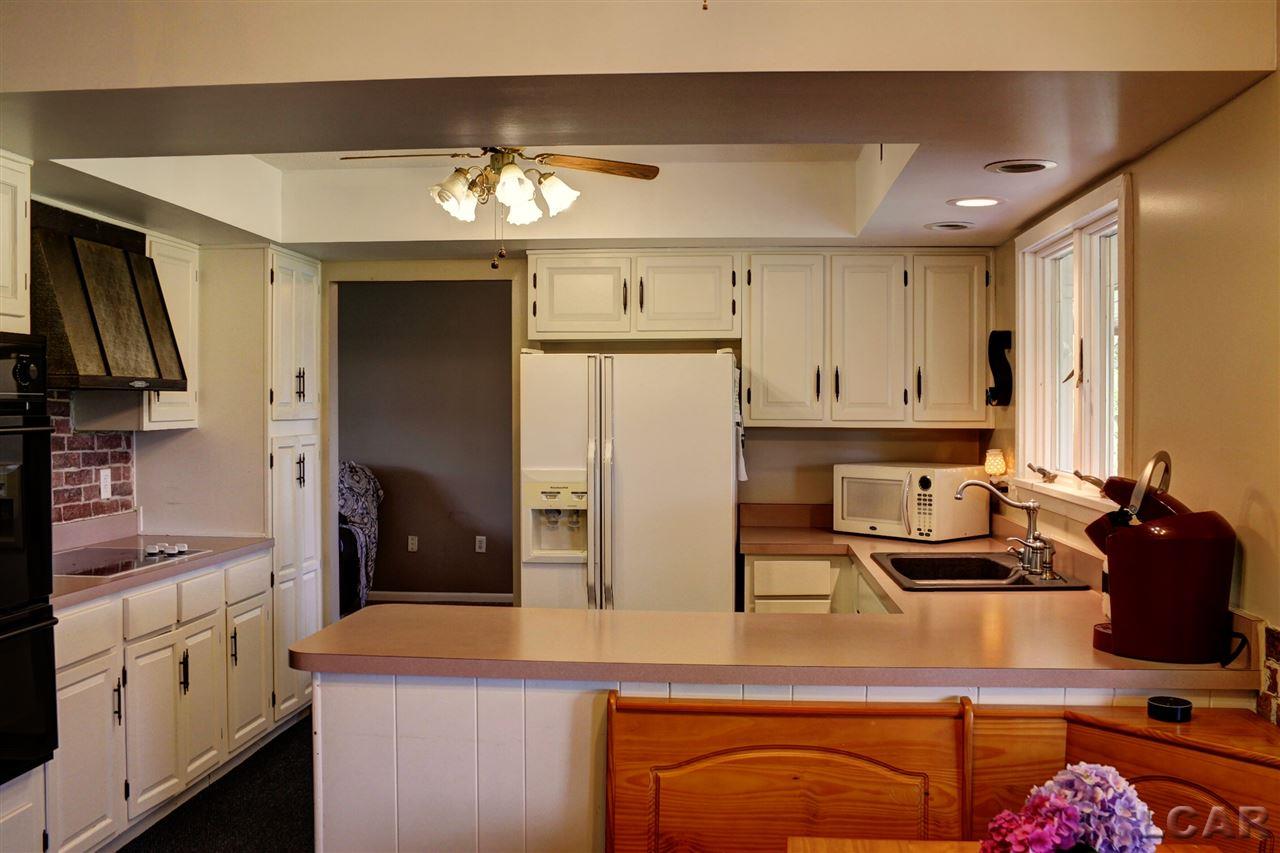 1515 East Carleton Road Adrian, MI 49221 - Photo 5 of 23 Kitchen