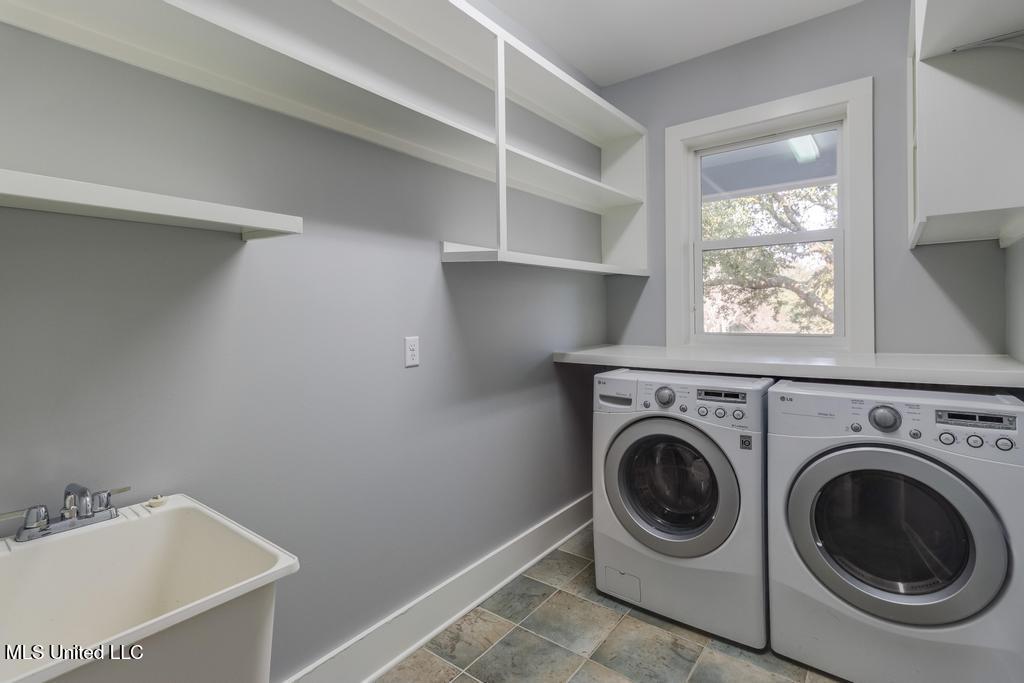 138 St Charles Street Bay St. Louis, MS 39520 - Photo 28 of 52 Laundry room