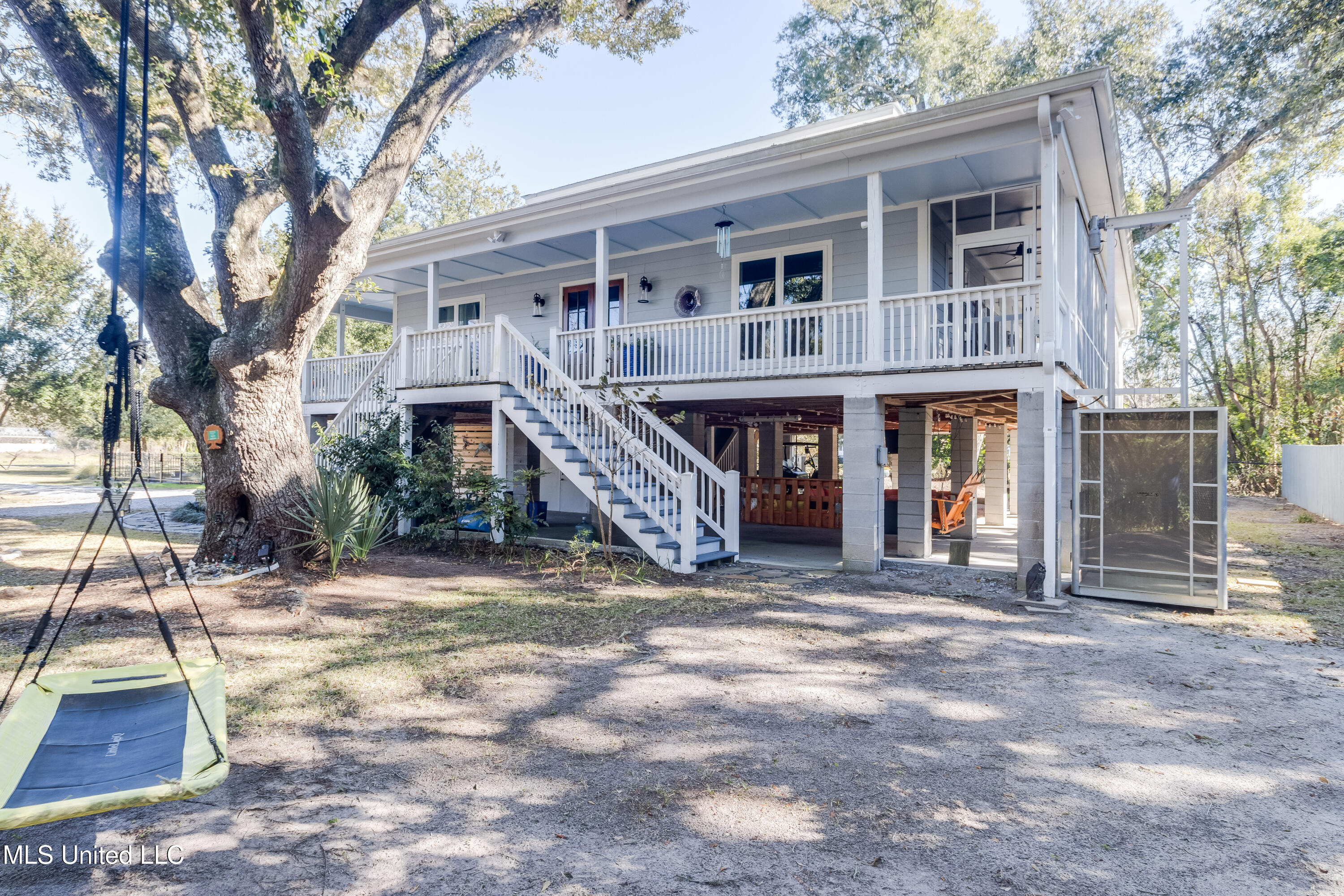 138 St Charles Street Bay St. Louis, MS 39520 - Photo 50 of 52 Side_Swing