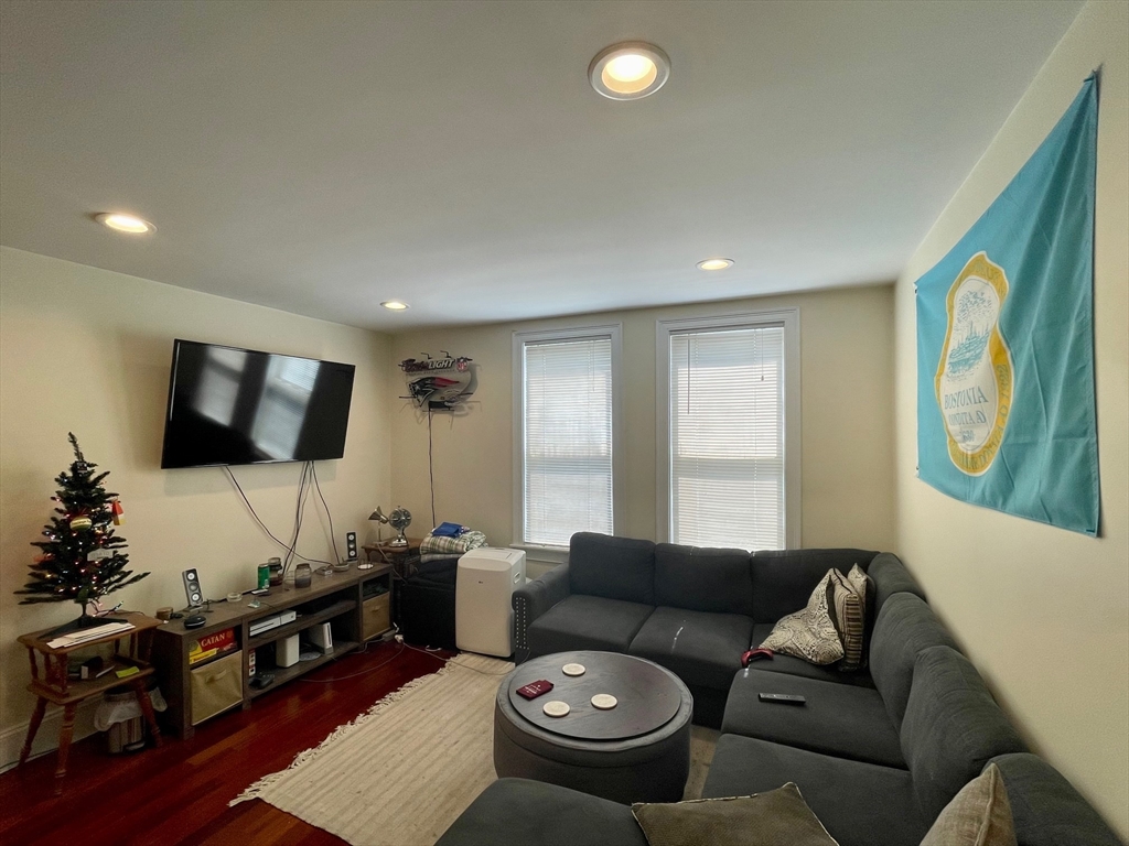 143 L Street, Unit 3 Boston, MA 02127 - Photo 3 of 12