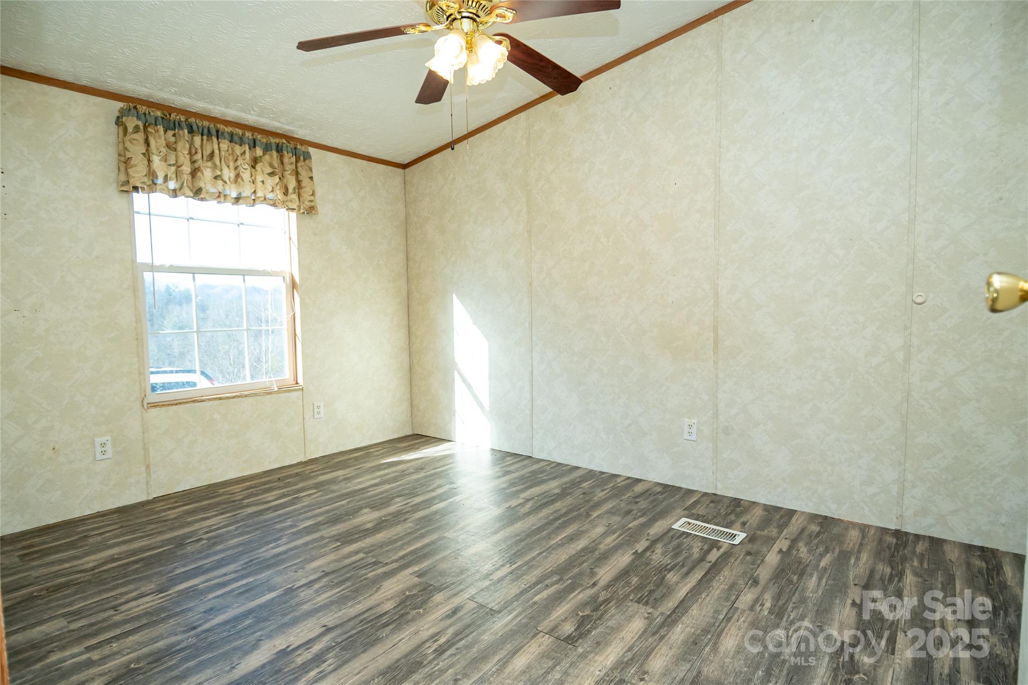 778 Smith Johnson Road Green Mountain, NC 28740 - Photo 14 of 28